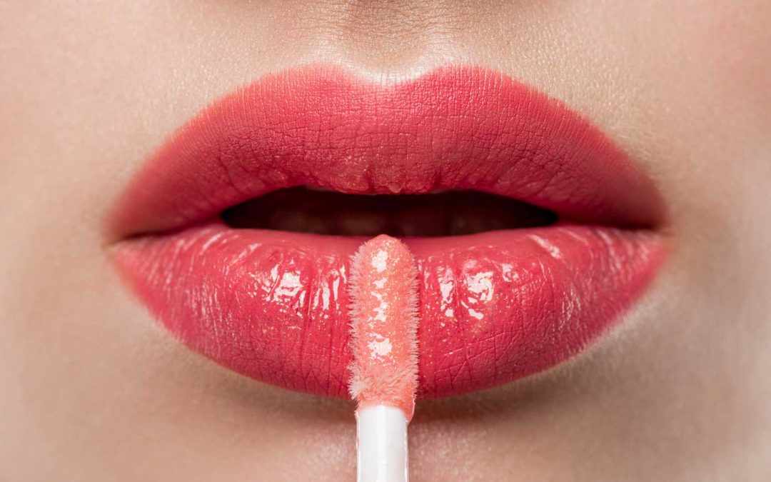 Le gloss : LA tendance du maquillage des lèvres 2023
